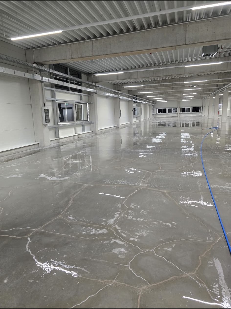 Fertig beschichtete Hallenfläche