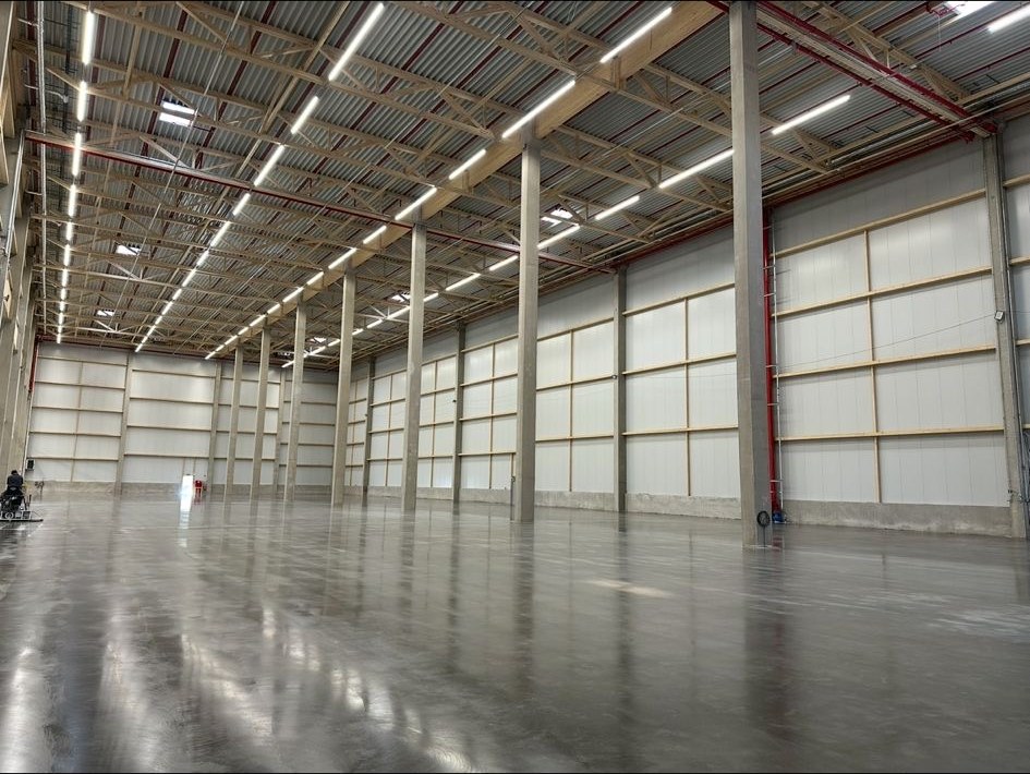 Industriehalle nach Nassschleifen und Imprägnierung